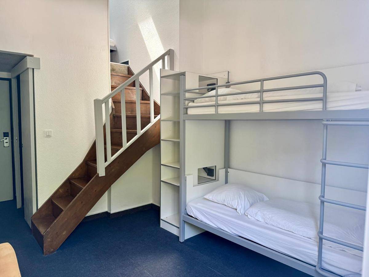 Triple Room with Private Bathroom in Sommières, Côte méditerranéenne (France)
