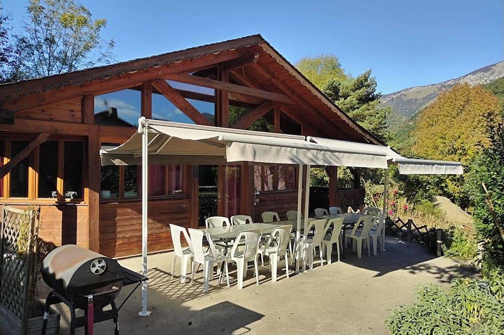 Chalet spacieux 15 personnes in Saint-Béat, Pyrénées