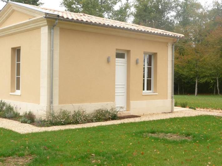Location de vacances pour 3 personnes, avec jardin et terrasse à Néac