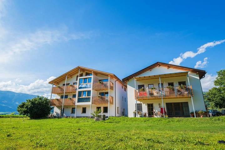 Ferienwohnung für 3 Personen, mit Balkon und Terrasse sowie Garten und Ausblick