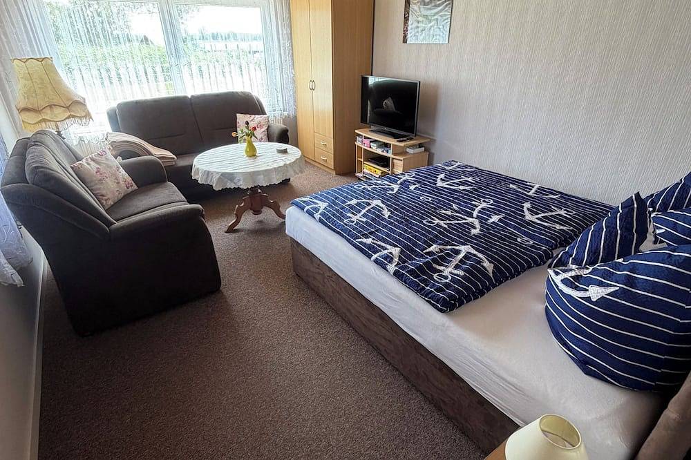 Ganze Wohnung, Komfortabel, preiswert, ruhig, am Hafen mit Wiesen umgeben, Haustiere willkommen in Pruchten, Vorpommern-Rügen