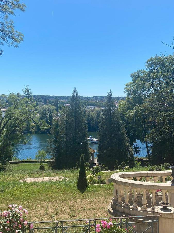 Villa du Parc de Scey in Dole, Jura
