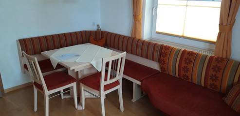 Cottage pour 2 personnes, avec balcon et jardin à Huben