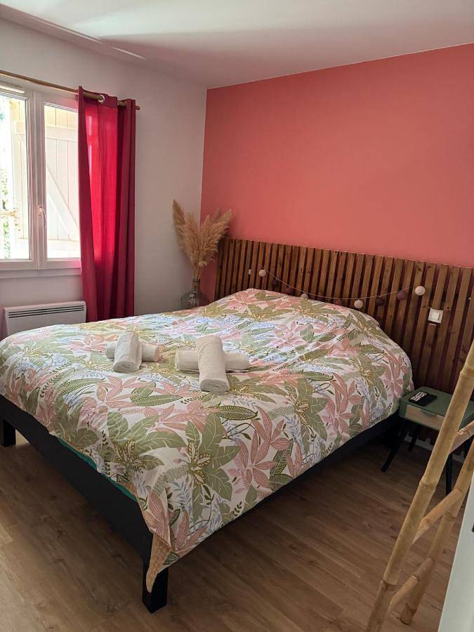 Location de vacances pour 5 personnes, avec jardin ainsi que jacuzzi et terrasse à Tosse - 4