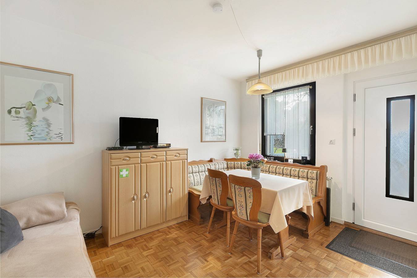 Ganze Wohnung, Ferienwohnung Sonnenring mit Bergblick, Gemeinschaftsterrasse und Wlan in Kallenhardt, Rüthen