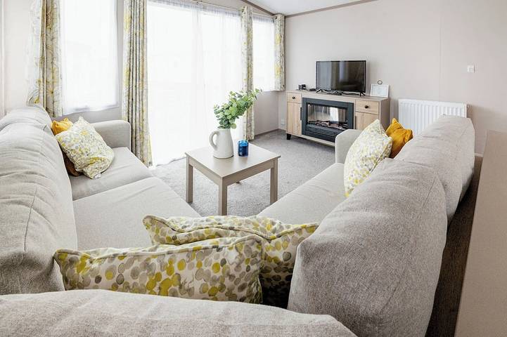 Glamping for 4 people in West Sussex
