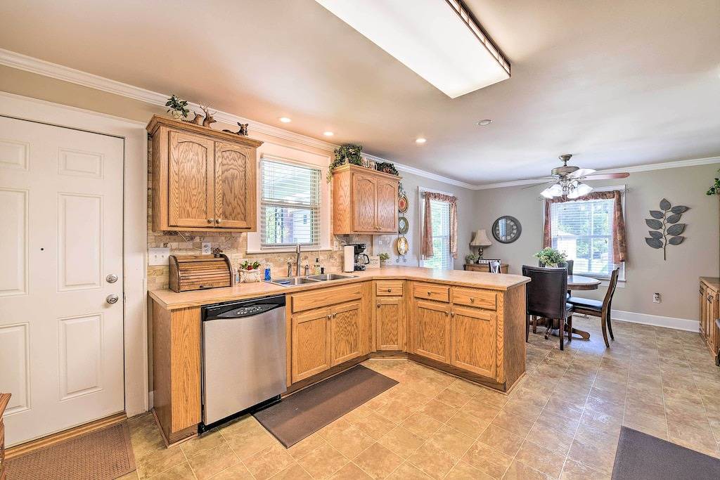 Belmont Retreat ~ 14 Mi to Dtwn Charlotte! in Gaston County