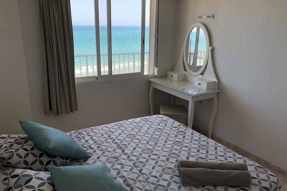 Apartamento entero, Acceso Directo Al Mar-Edificio Montserrat 1ª Linea Con El Vista En El Mar in Cullera, Costa de Valencia