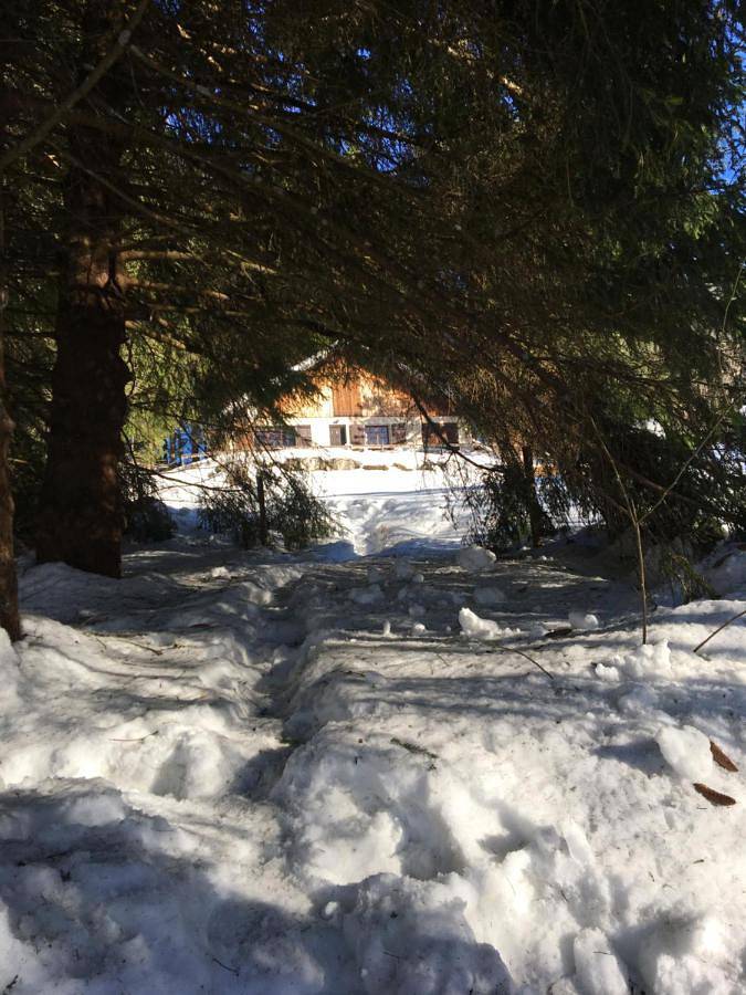 Gîte pour 6 personnes, avec vue et jardin, animaux acceptés à Rencurel