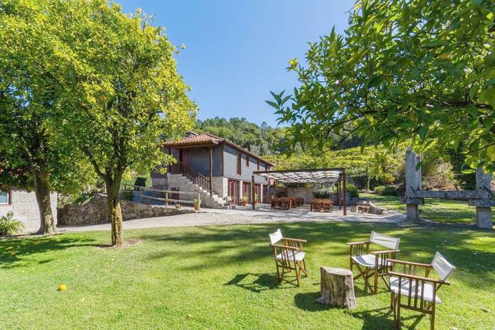 Two-Bedroom Apartment in Olo e Canadelo, Distrito do Porto