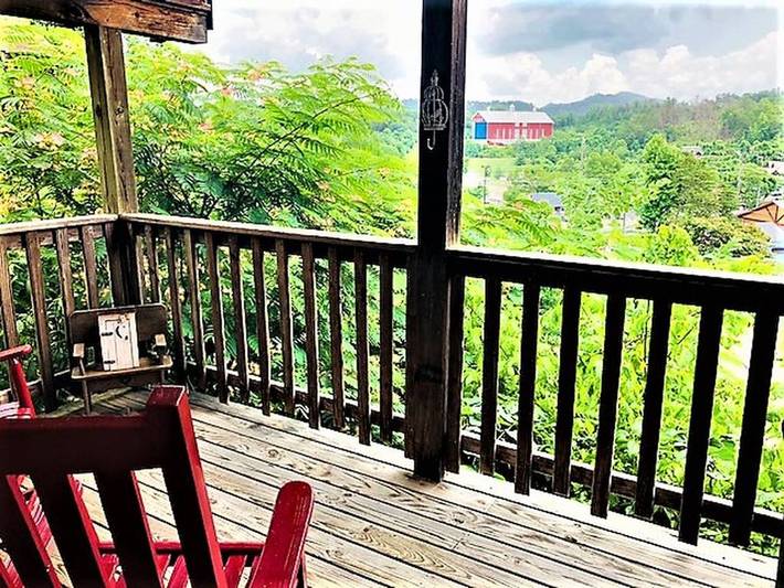 Vacation rental for 2 people, with balcony and garden, child-friendly in Pigeon Forge