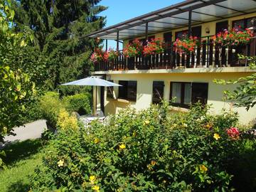 Gîte pour 3 personnes, avec terrasse dans La Biolle