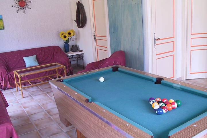 Gîte pour 15 personnes, avec sauna ainsi que jardin et piscine à Lacoste - 2