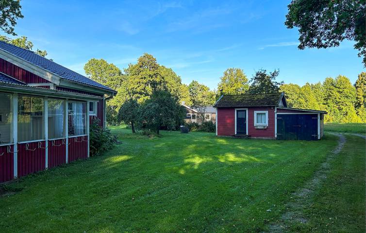 Hus för 10 Personer med trädgård in Bolmen