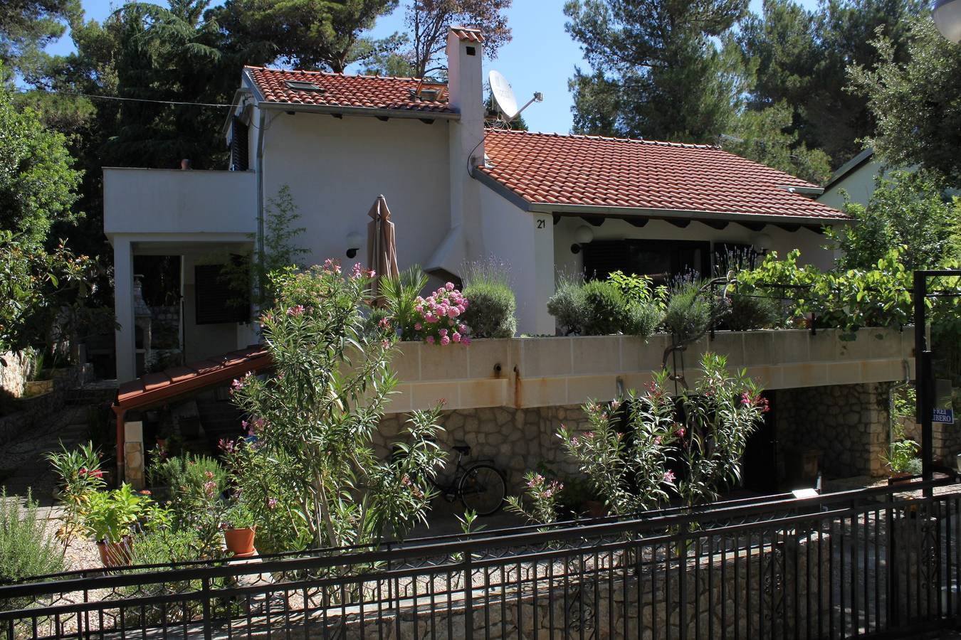 Ganze Wohnung, 1-Zimmer-Ferienwohnung mit Terrasse Artatore, Losinj A-8087-a in Aratore, Kvarner Inseln