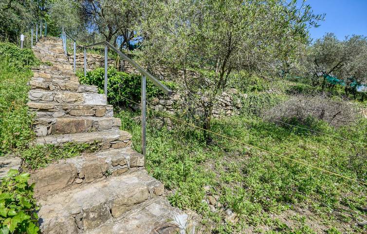 Appartamento intero, Appartamento Vista Mare con Wifi, AC, Parcheggio e Terrazza - 2km dalla Spiaggia in San Lorenzo della Costa, Santa Margherita Ligure