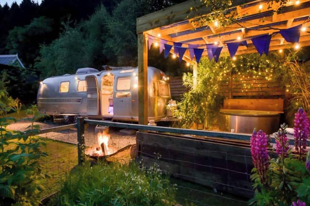 Stella, Design-Led Vintage Airstream Retreat with Hot Tub in Loch Tay, Perthshire