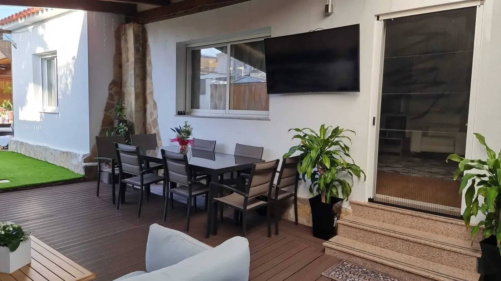 Sunny Villa with Private Pool in Calpe + Enclosed Garden in Casa Nova Calpe, Calpe