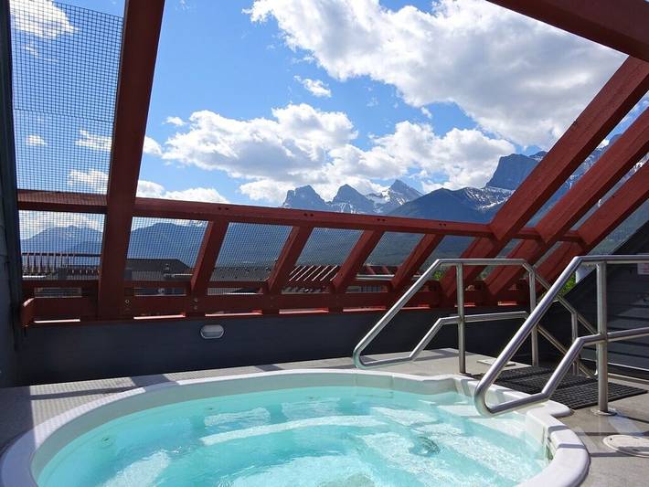 Vacation rental for 6 people, with balcony and hot tub in Canmore