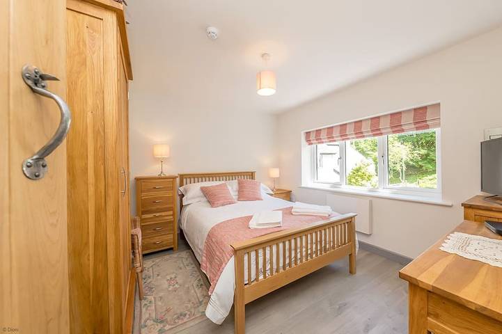 Quaint Cottage in the Heart of Eryri (Snowdonia) | 2-Merddyn-Coch in Llanberis, Llyn Padarn
