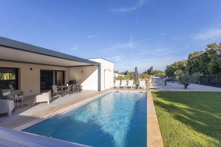 Location de vacances pour 8 personnes, avec terrasse et jardin à Graveson - 2