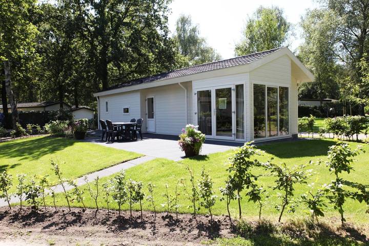 Ferienhaus für 4 Personen, mit Balkon/Terrasse und Terrasse sowie Garten in Arnheim