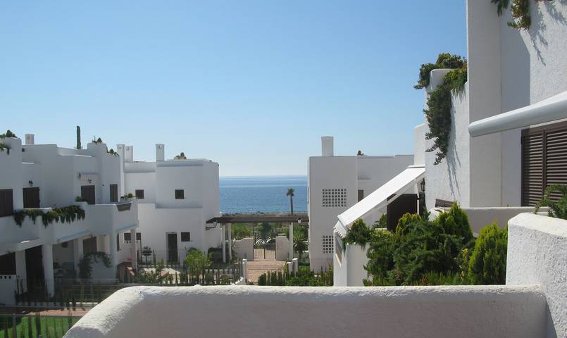 Apartamento para 4 personas, con Vistas al mar además de Balcón y Piscina en Pulpí