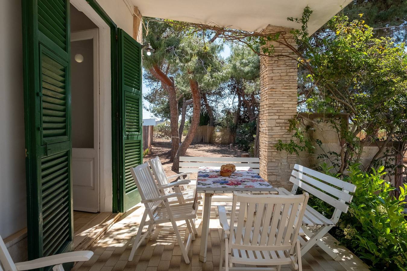 Villa "Edy" near the Beach with Terrace & Garden in Specchiarica, Manduria
