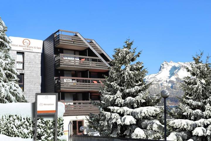 Hôtel pour 2 personnes, avec vue et terrasse ainsi que sauna et piscine, animaux acceptés