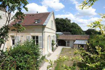 Location de vacances pour 6 personnes, avec vue ainsi que terrasse et jardin, animaux acceptés à Senlis