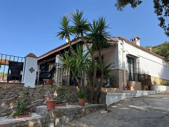 Casa de vacaciones para 18 personas, con jardín además de vistas y piscina, Se admiten mascotas en Aracena - 2