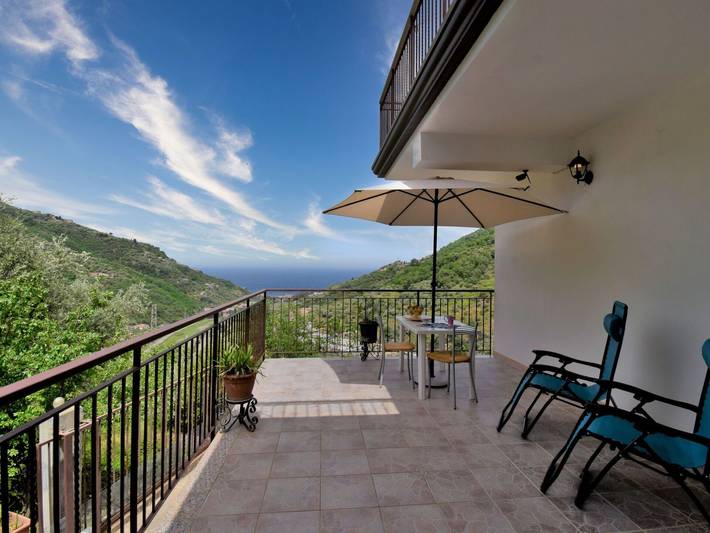 Villa für 6 Personen, mit Garten und Whirlpool - 1