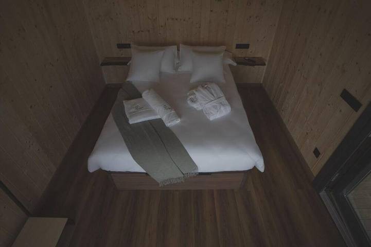 Gîte pour 5 personnes, avec Balcon ainsi que Jacuzzi et Jardin