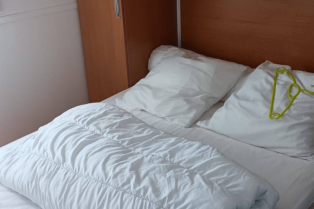 Loue mobilhome66 m2 3 chambres 2 salles de bain 2 wc terrasse couverte velo..... in Capbreton, Côte d’Argent
