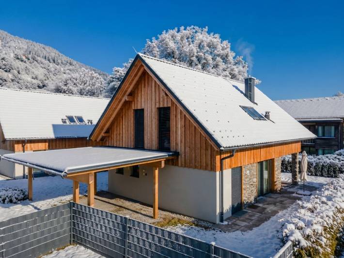 Ferienhaus für 9 Personen, mit Terrasse und Garten sowie Sauna