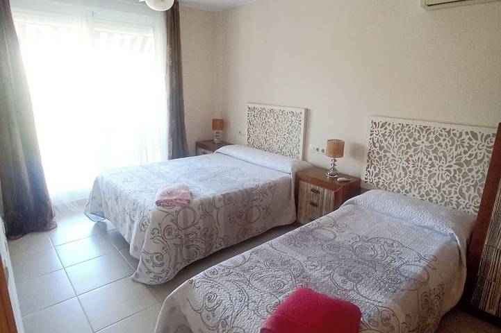 Adosado con bonitas vistas a la sierra de Irta, precio especial para 28 noches in Peñíscola, Costa del Azahar