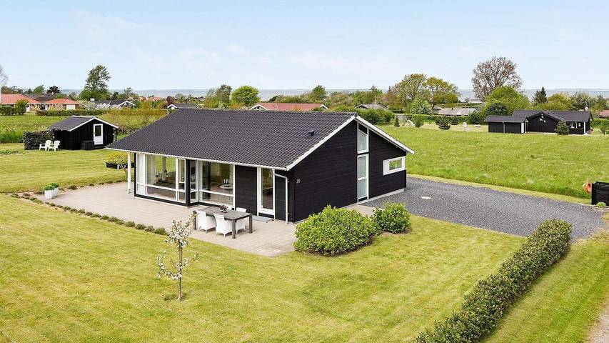 Ferienhaus für 8 Personen, mit Garten in Købingsmark Strand