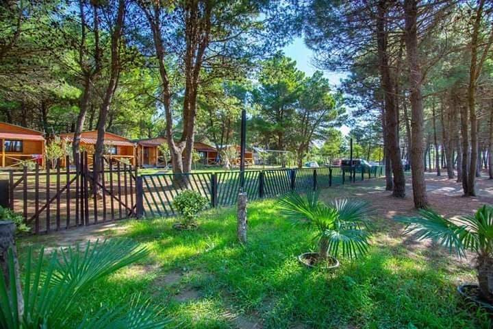 Saranda Beach Bungalow in Donji Štoj, Opština Ulcinj