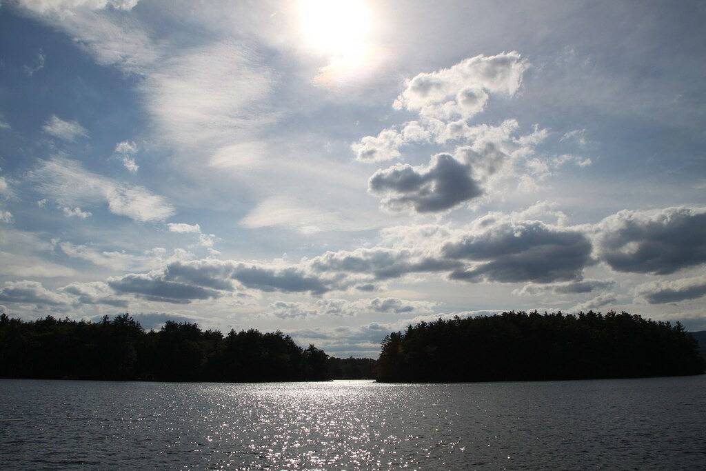 Spektakulärer Squam Lake, Nh Haus mit Tennisplatz, Dock und Strand in Moultonborough, Squam Lake