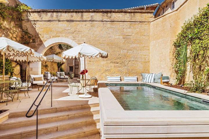 Hôtel pour 2 personnes, avec Terrasse ainsi que Jardin et Piscine