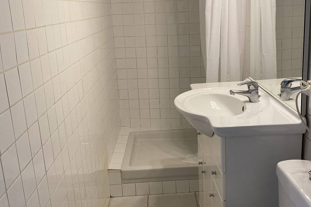 Entire apartment, Nice studio in the city center - Nyons in Nyons, Nyons region