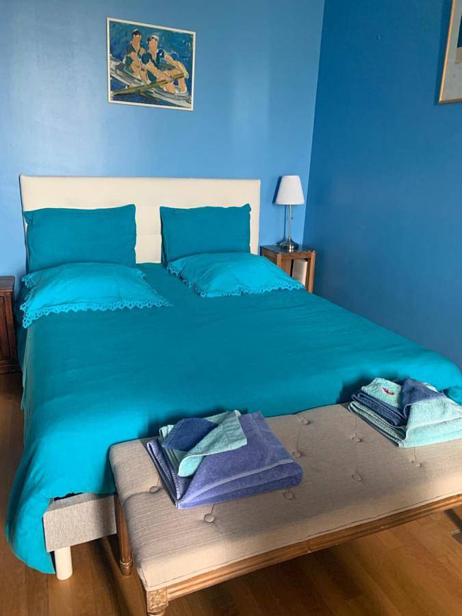 Chambre d’hôte pour 2 personnes, avec terrasse et vue ainsi que jardin et piscine dans Allier - 2