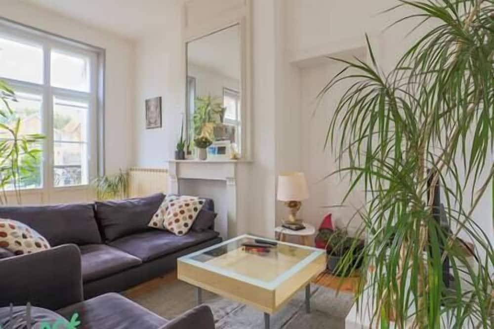 Entire apartment, Appartement de standing 4P in Arras, Arras region