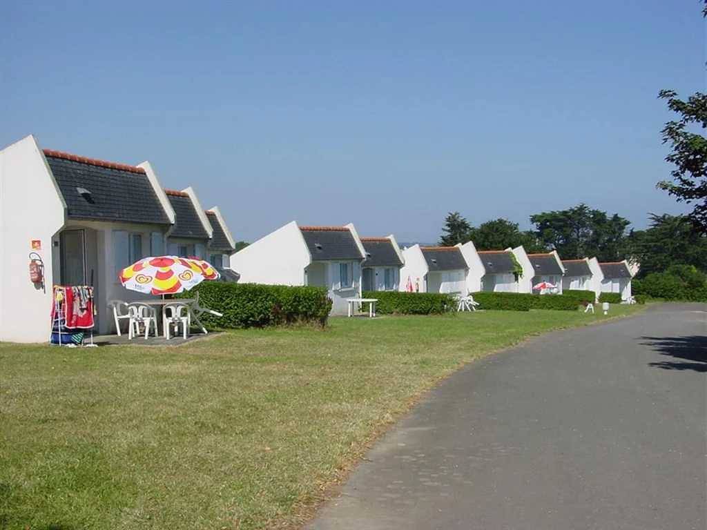 Camping 2 étoiles - Piscine  - ccaba00 in Plestin-les-Grèves, Ceinture Dorée