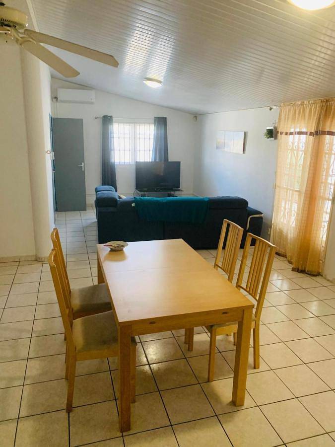 Location de vacances pour 6 personnes, avec piscine et jardin à Kourou - 4