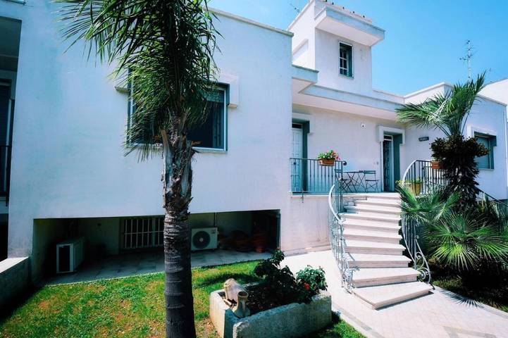 B&b per 2 persone, con Balcone e Terrazza nonché Giardino e Panorama a Veglie