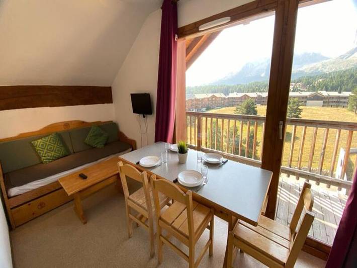 Chalet pour 6 personnes, avec balcon, adapté aux familles dans SuperDévoluy