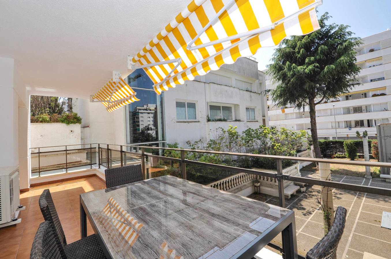 Appartement entier, Appartement neuf confortable, plage 150m, internet, air conditionné, Lloret de Mar, Alva Lloretholiday in Central Lloret de Mar, Lloret de Mar