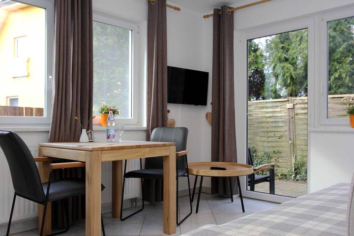 Ferienwohnung für 2 Personen, mit Terrasse und Garten in Prerow