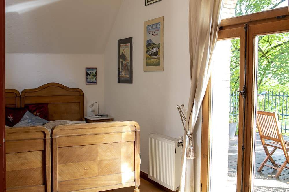 Ganze Wohnung, Kutscherhaus am Weiher- familienfreundlich,gute Verkehrsanbindung, in Hundsdorf, Westerwald